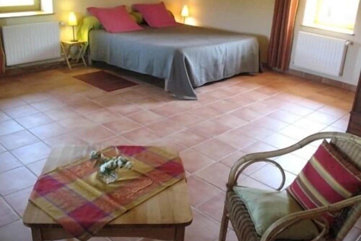 Room 10 of 26