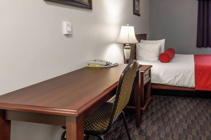 Room 2 of 6