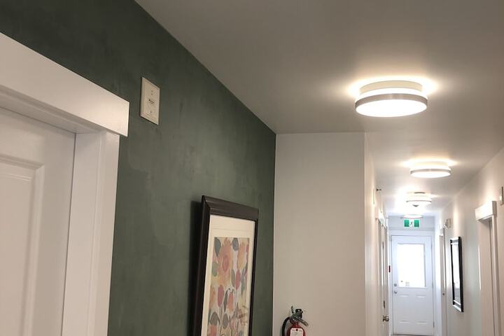 Ballroom/Hall 23 of 34