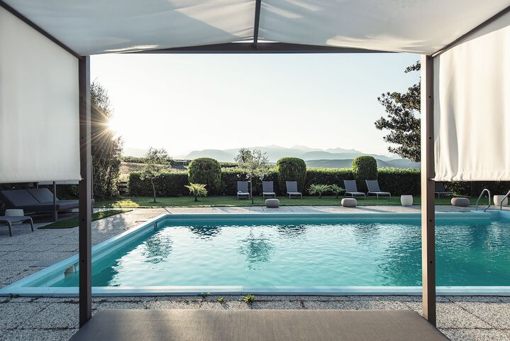 Pool 20 of 41