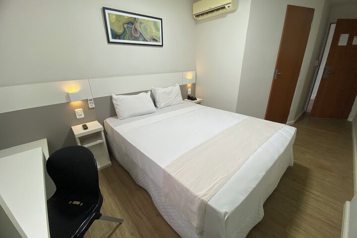 Room 10 of 23