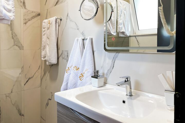 Room 46 of 70