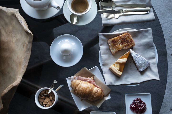 Breakfast/Coffee Service 32 of 34