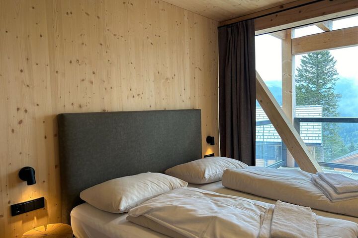 Room 2 of 42