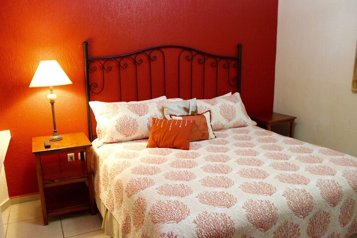 Room 34 of 599