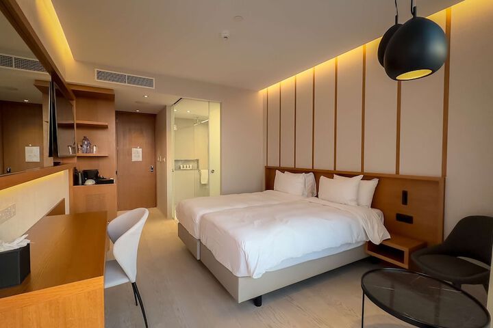 Room 14 of 92