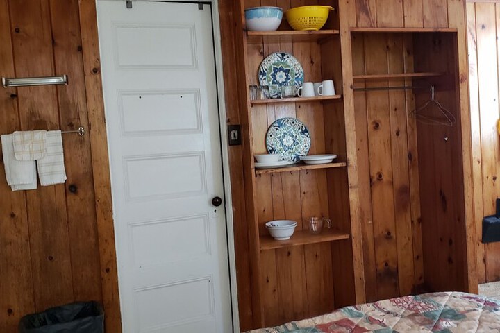 Room 4 of 219