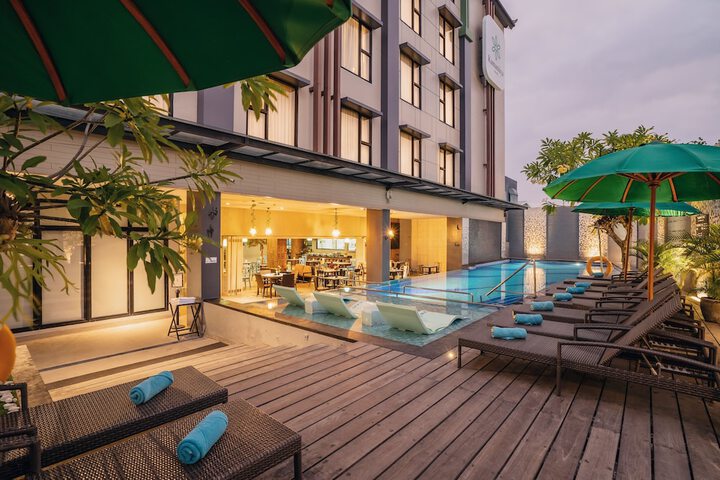 Pool Hotel