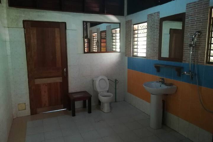 Room 8 of 23