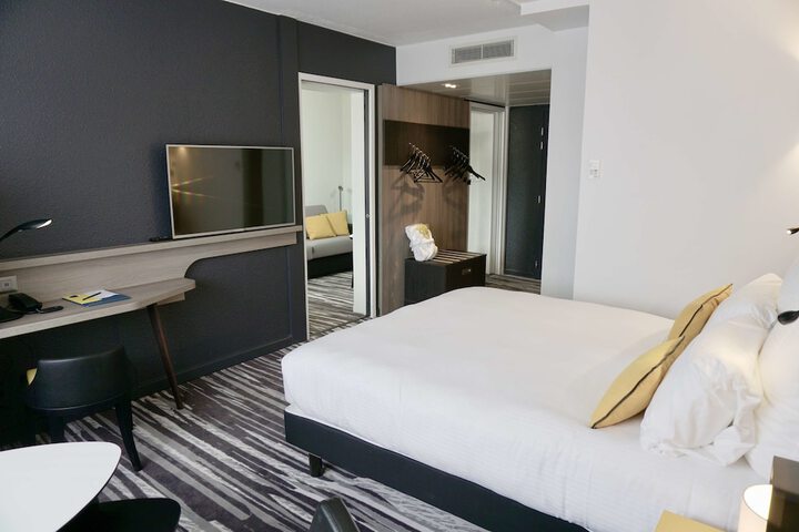 Room 13 of 92