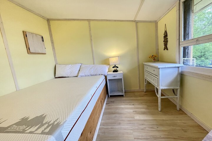 Room 27 of 139