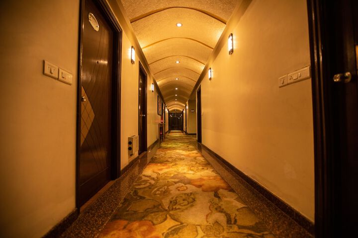 Ballroom/Hall 42 of 48