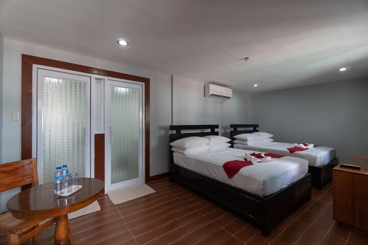 Room 15 of 64