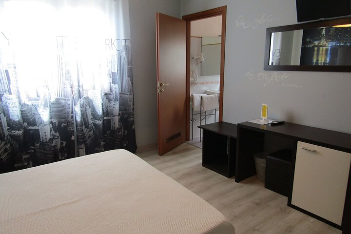 Room 4 of 45