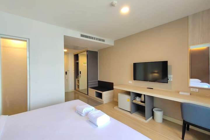 Room 47 of 102