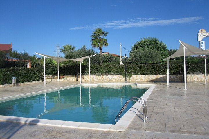 Pool 49 of 72