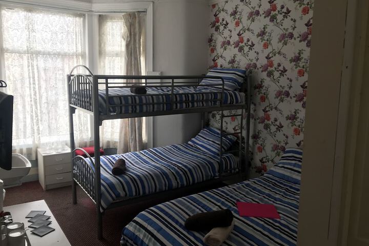 Room 34 of 48