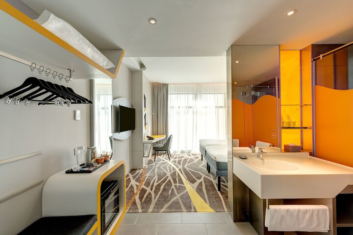 Room 13 of 29