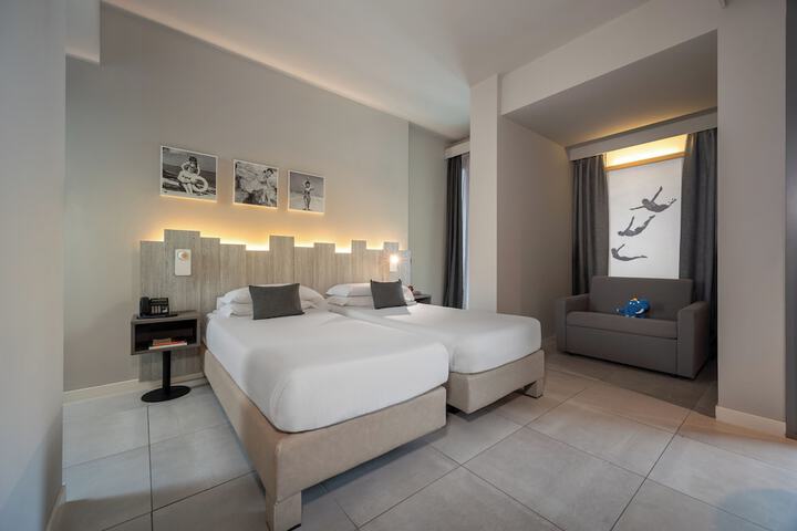 Room 53 of 191