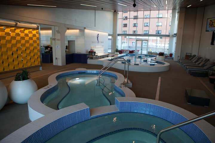 Pool 14 of 26