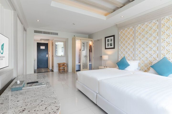 Room 53 of 120