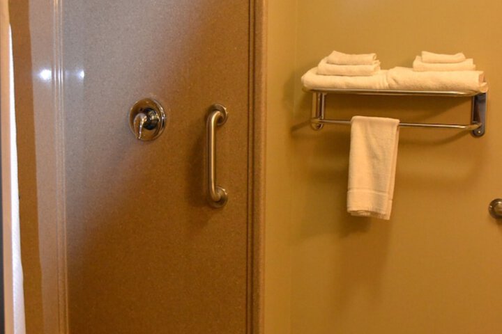 Room 19 of 28