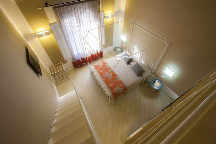 Room 34 of 210