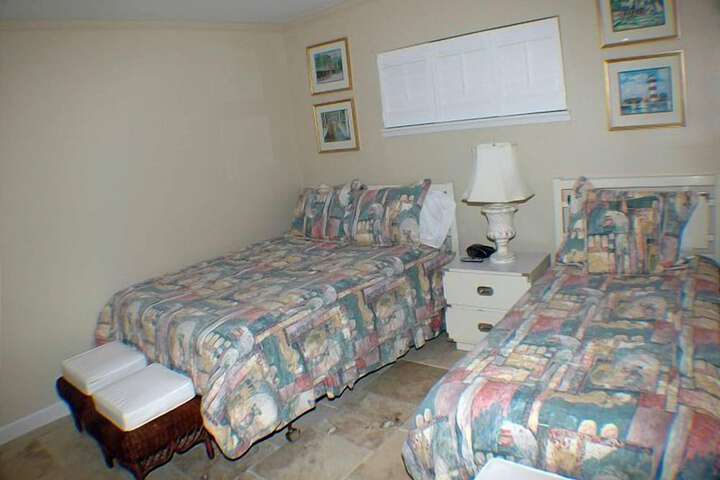 Room 27 of 138