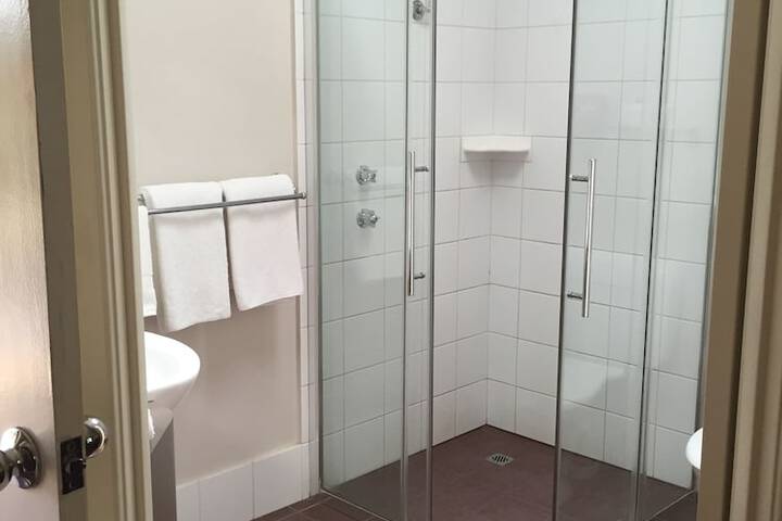 Room 15 of 25