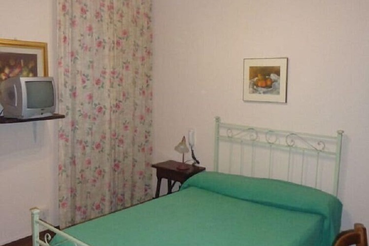 Room 16 of 16