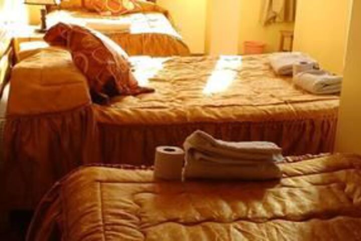 Room 5 of 12