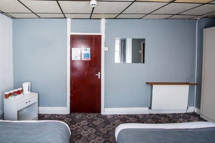 Room 12 of 19