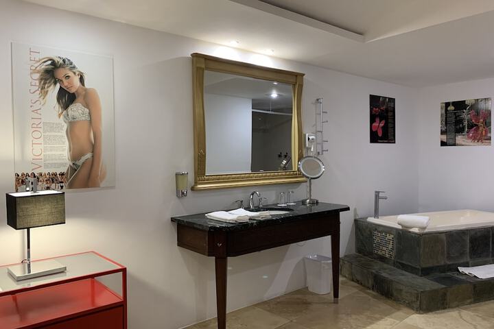 Room 13 of 60