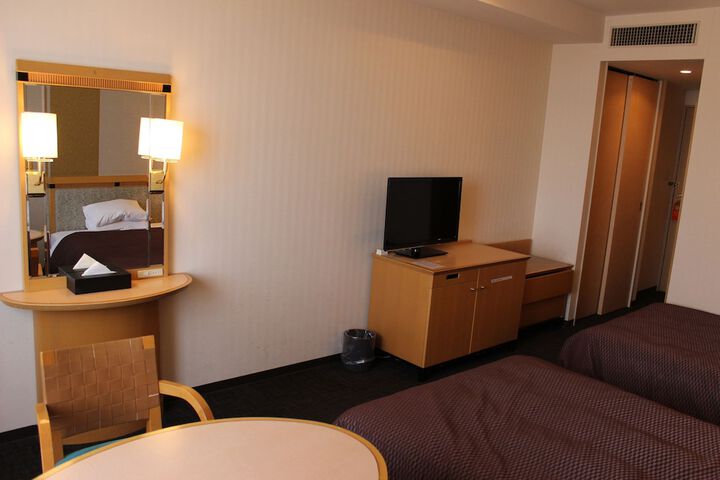Room 15 of 50