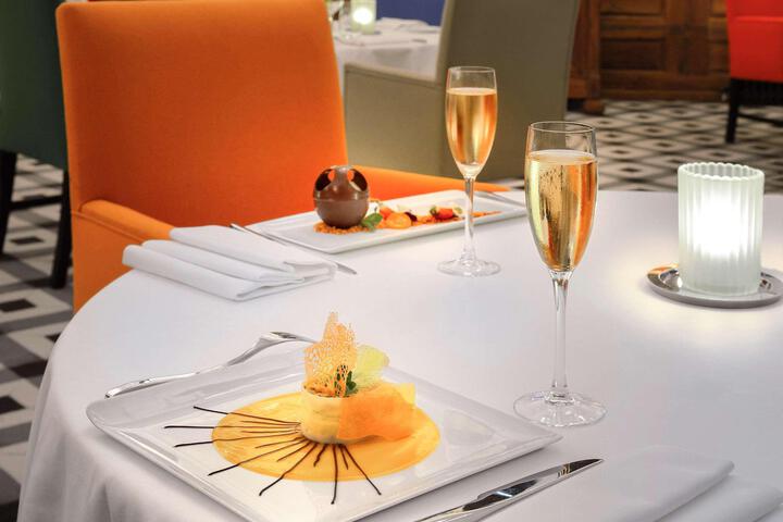 Dining 42 of 163