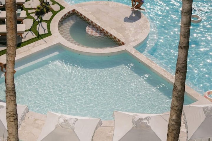 Pool 122 of 204