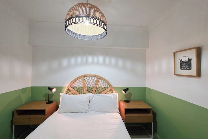 Room 17 of 37