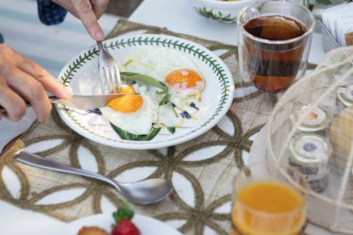 Breakfast/Coffee Service 79 of 115