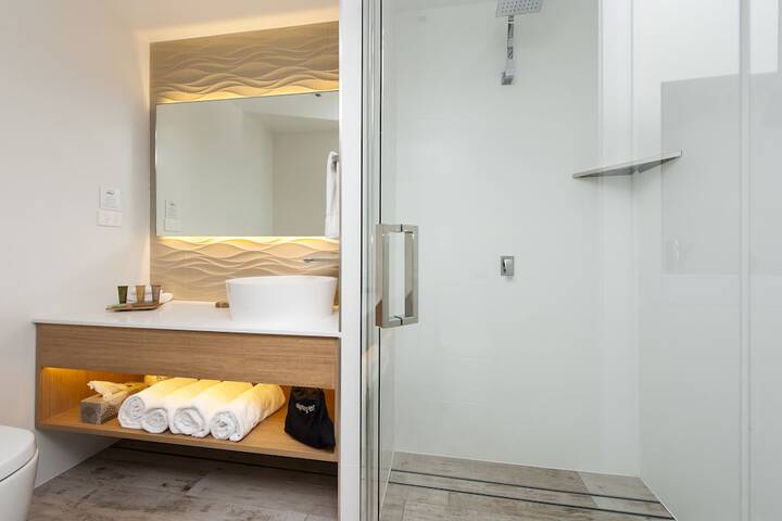 Room 33 of 63