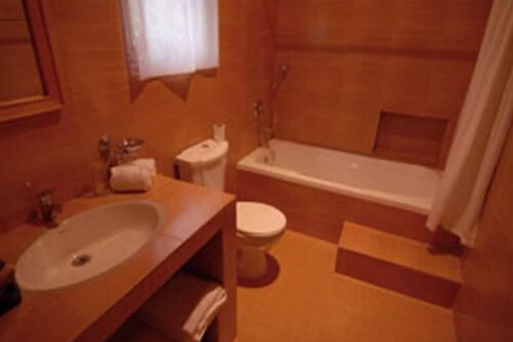Room 7 of 17