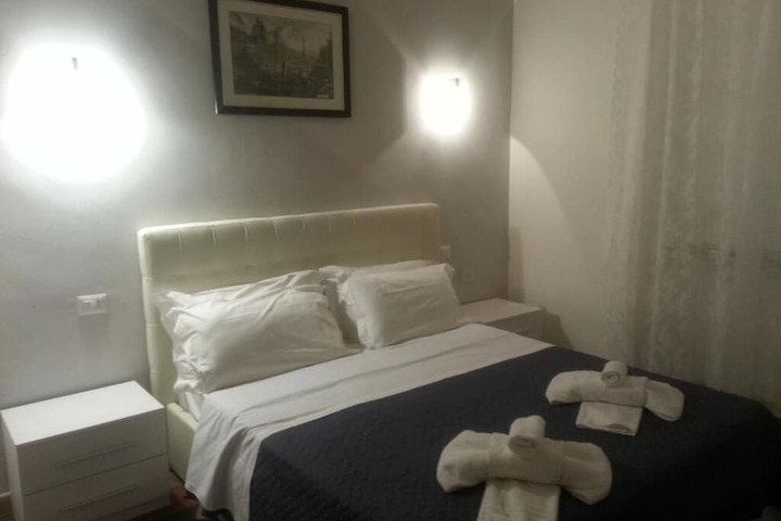 Room 12 of 30