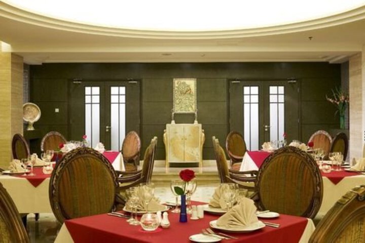 Dining 4 of 4