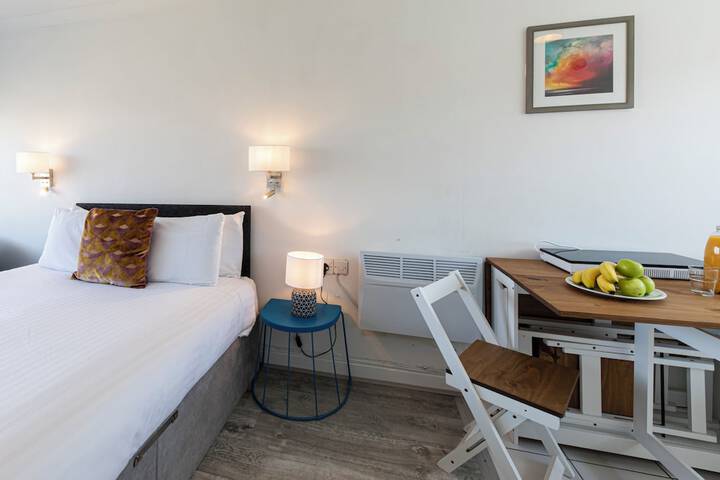 Room 12 of 40