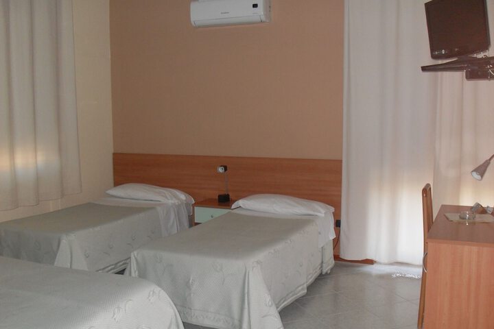 Room 8 of 64