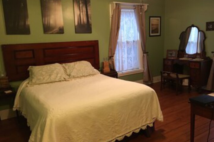 Room 27 of 42