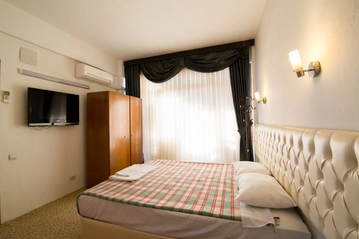 Room 3 of 5