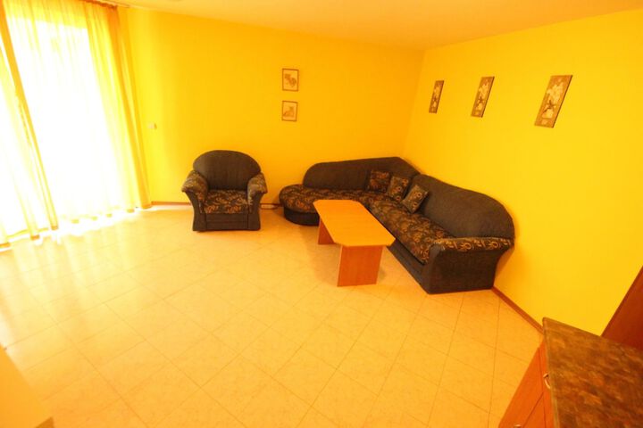 Room 6 of 17