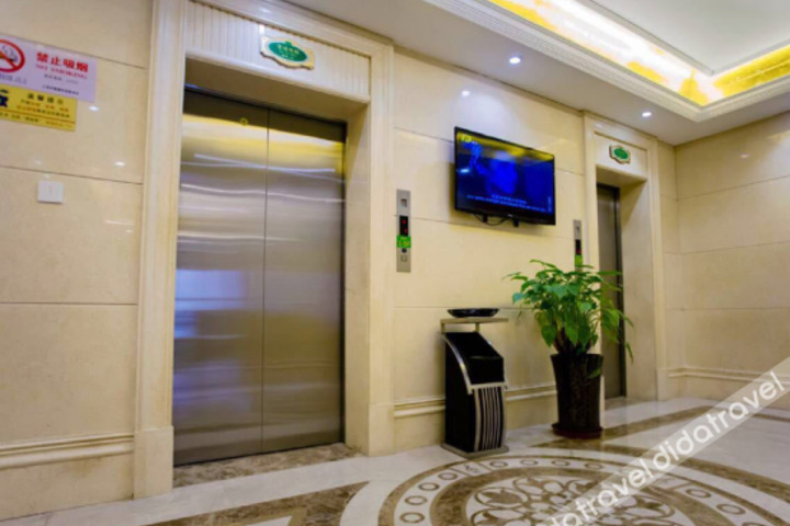 Hotel Interior 9 of 20