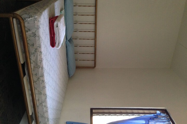 Room 2 of 42