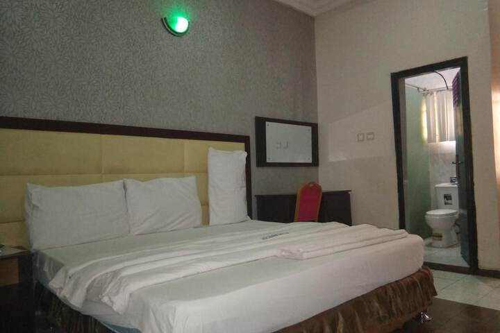 Room 11 of 26
